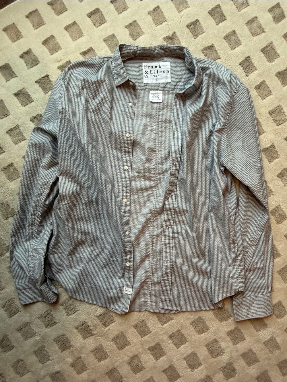 Frank & Eileen Men's Blue and White Pinstripe Button-Down Shirt
